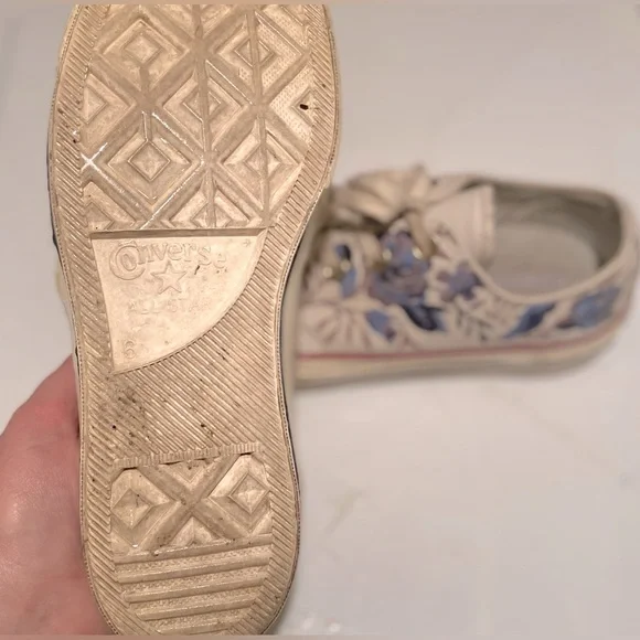 Converse Chuck Taylor 70 Low Parkway Floral Embroidery Men’s 6 or Women’s 8 - Picture 5 of 5